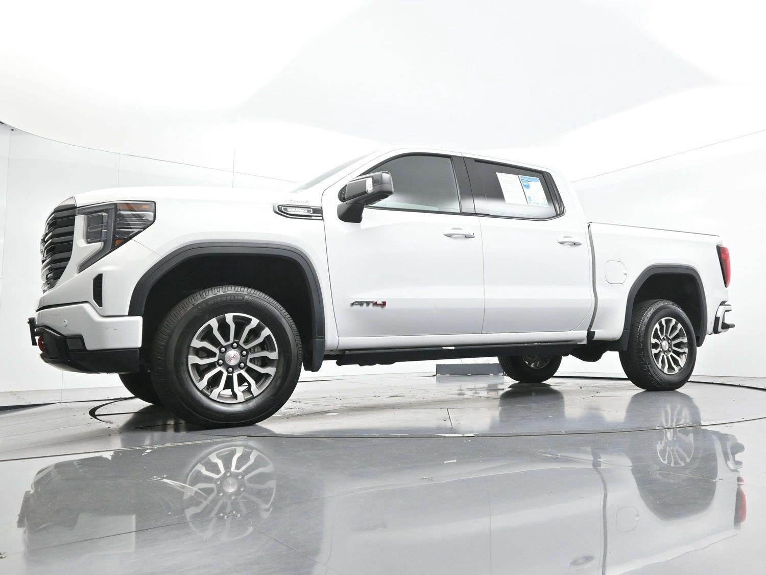Used 2023 SUMMIT WHITE GMC AT4 image 48