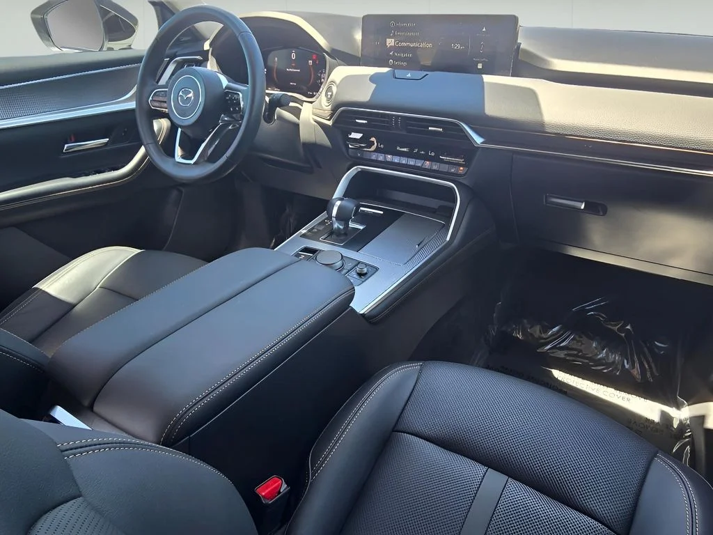 Used 2025 Rhodium White Premium Mazda Premium Package image 12