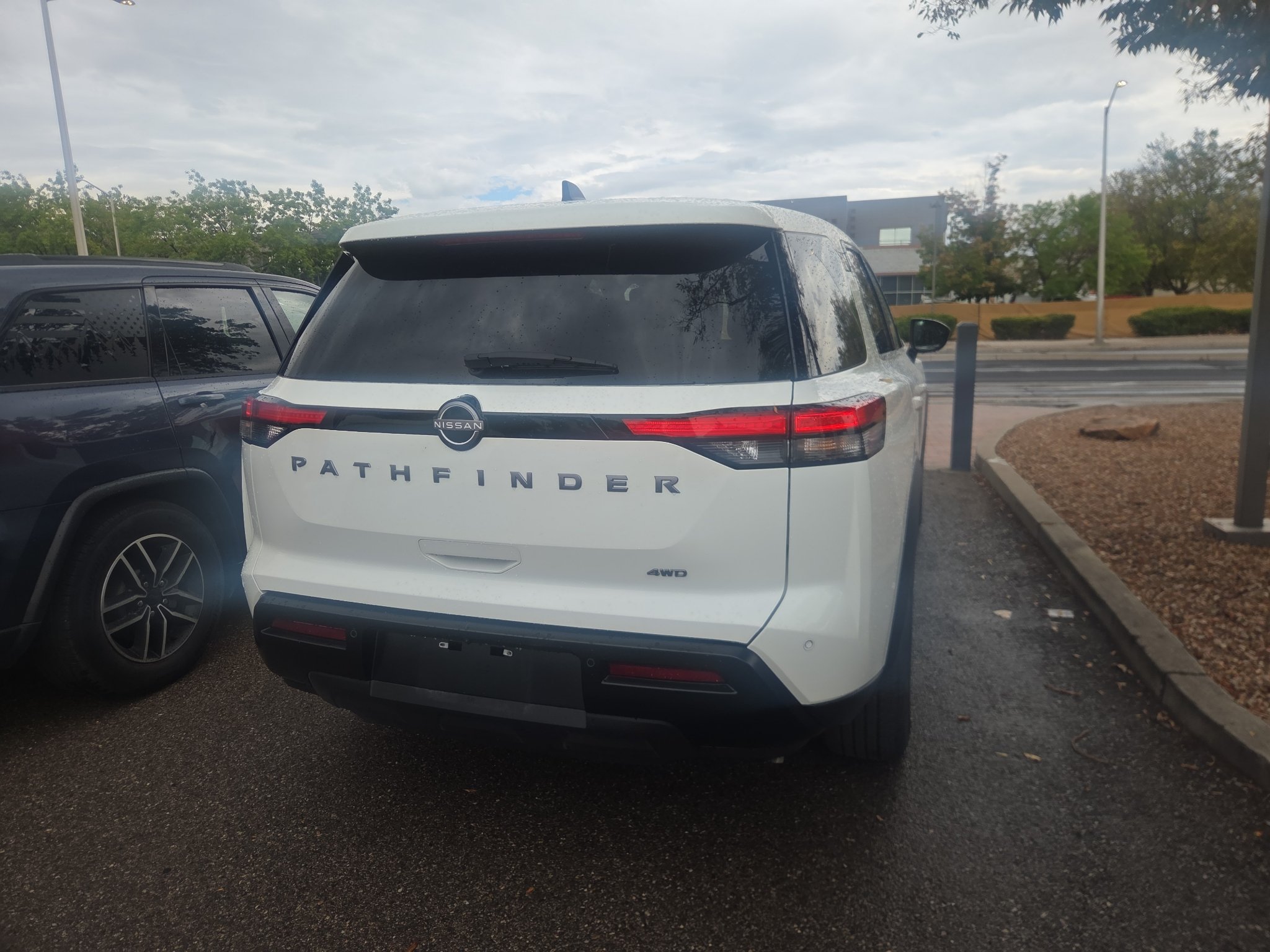 Used 2026 Glacier White Nissan S image 4