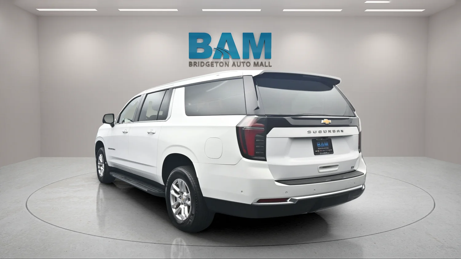 Used 2025 White Chevrolet LT image 4