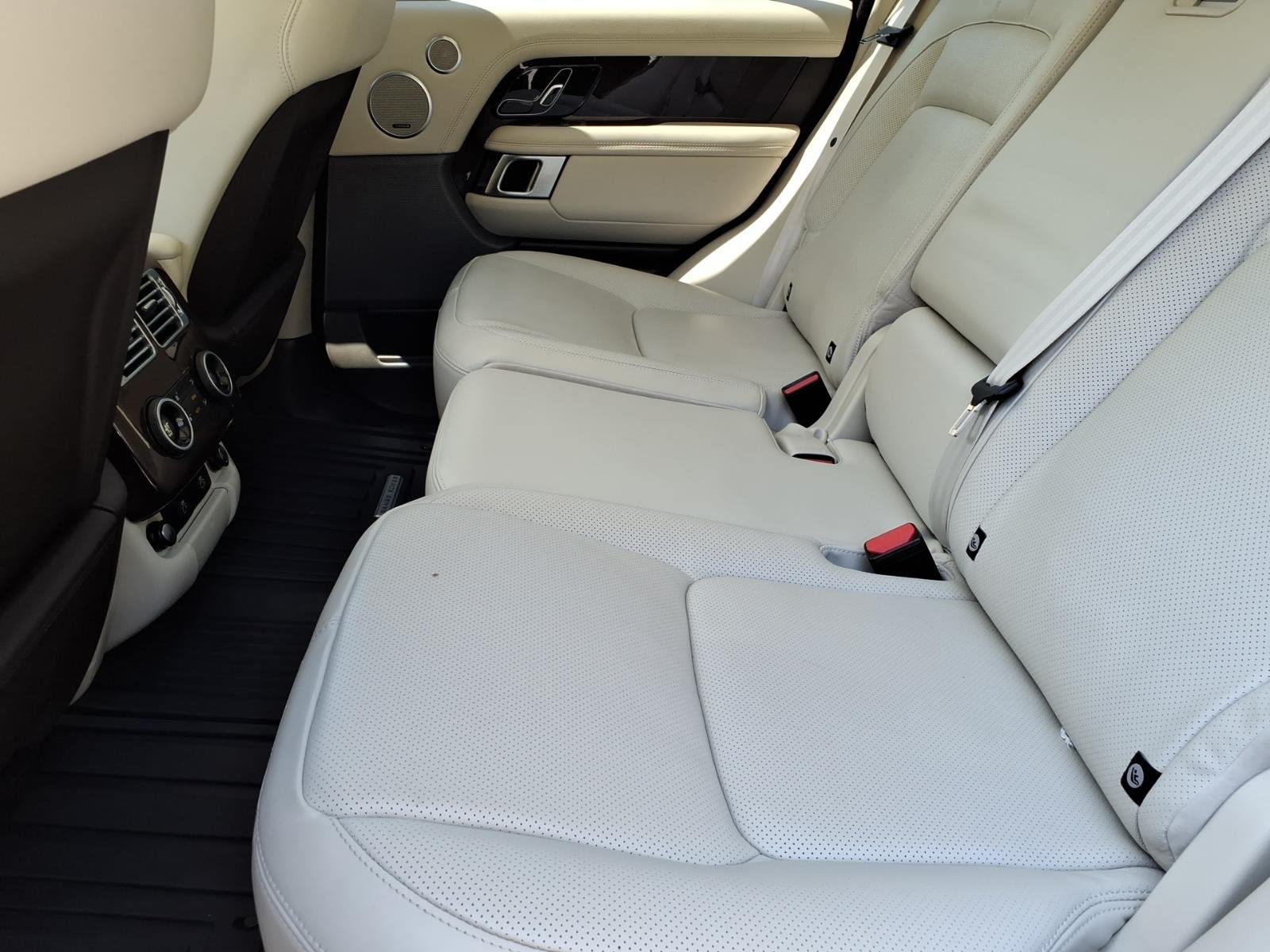 Certified Used 2022 Fuji White 1aa Land Rover Westminster image 5