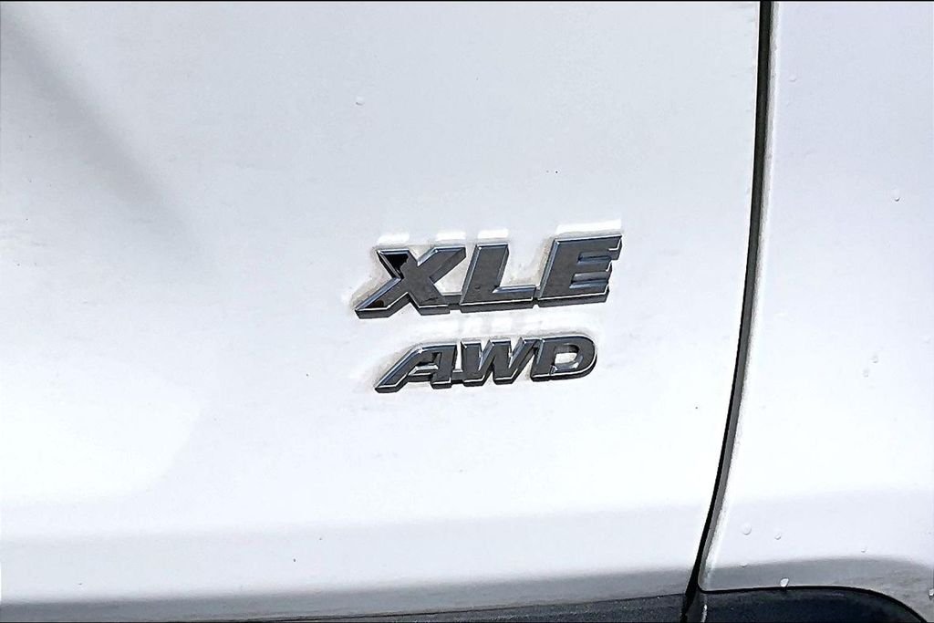 Used 2023 White Toyota XLE image 29