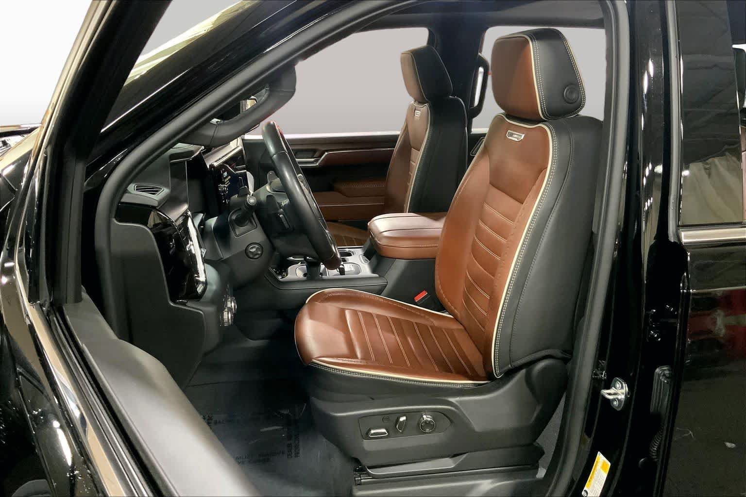 Used 2023 Onyx Black GMC Denali Ultimate image 8