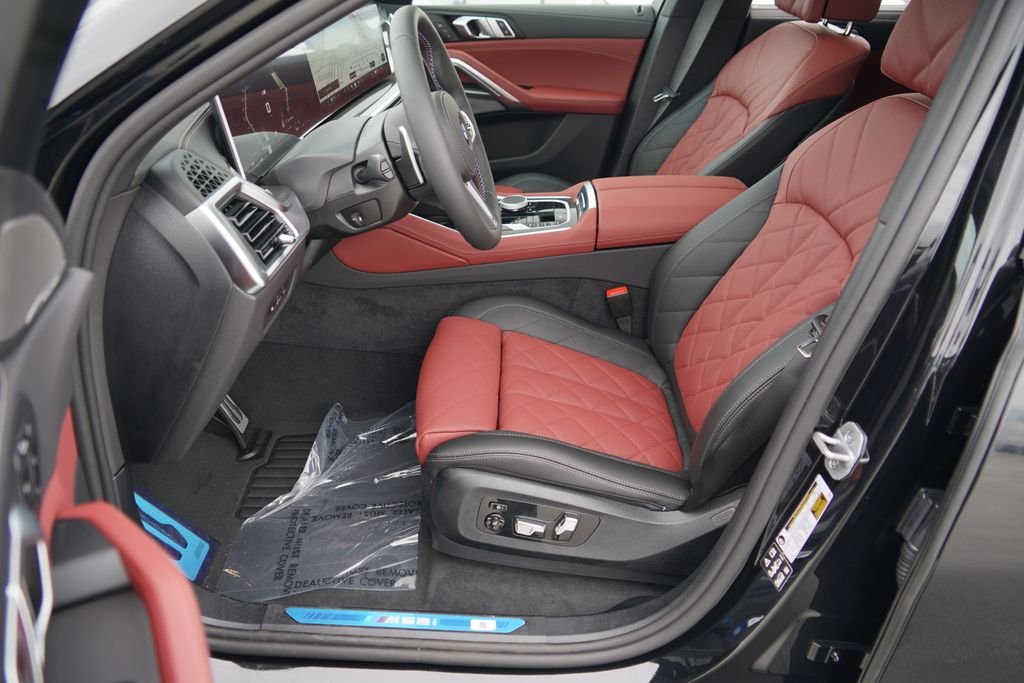 New 2027 Black Sapphire Metallic BMW M60i image 9