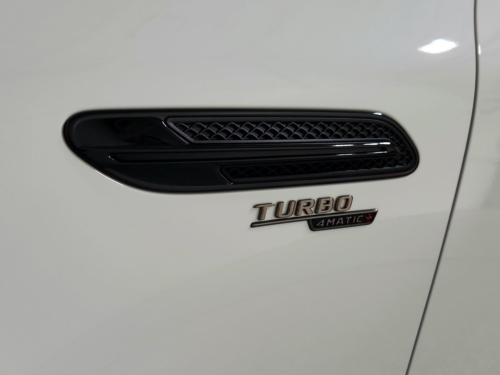 New 2026 MANUFAKTUR Moonlight White Metallic Mercedes-Benz AMG® GT 43 4-Door Coupe image 39
