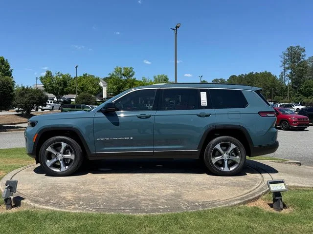 New 2026 Steel Blue Exterior Paint Jeep Limited image 4