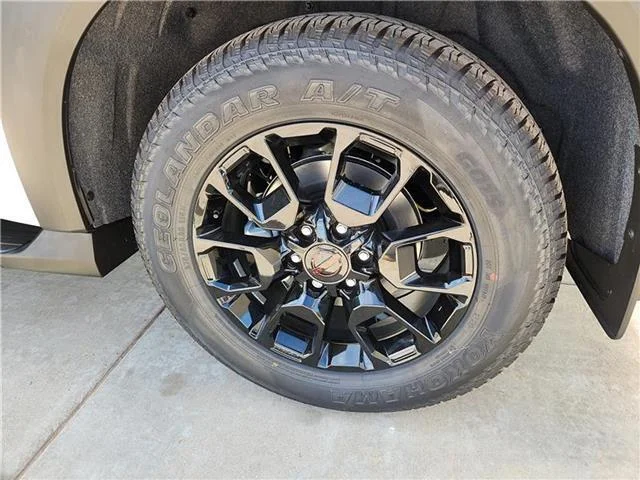 New 2026 QAC Aspen Whit Nissan PRO-4X 4x4 image 5