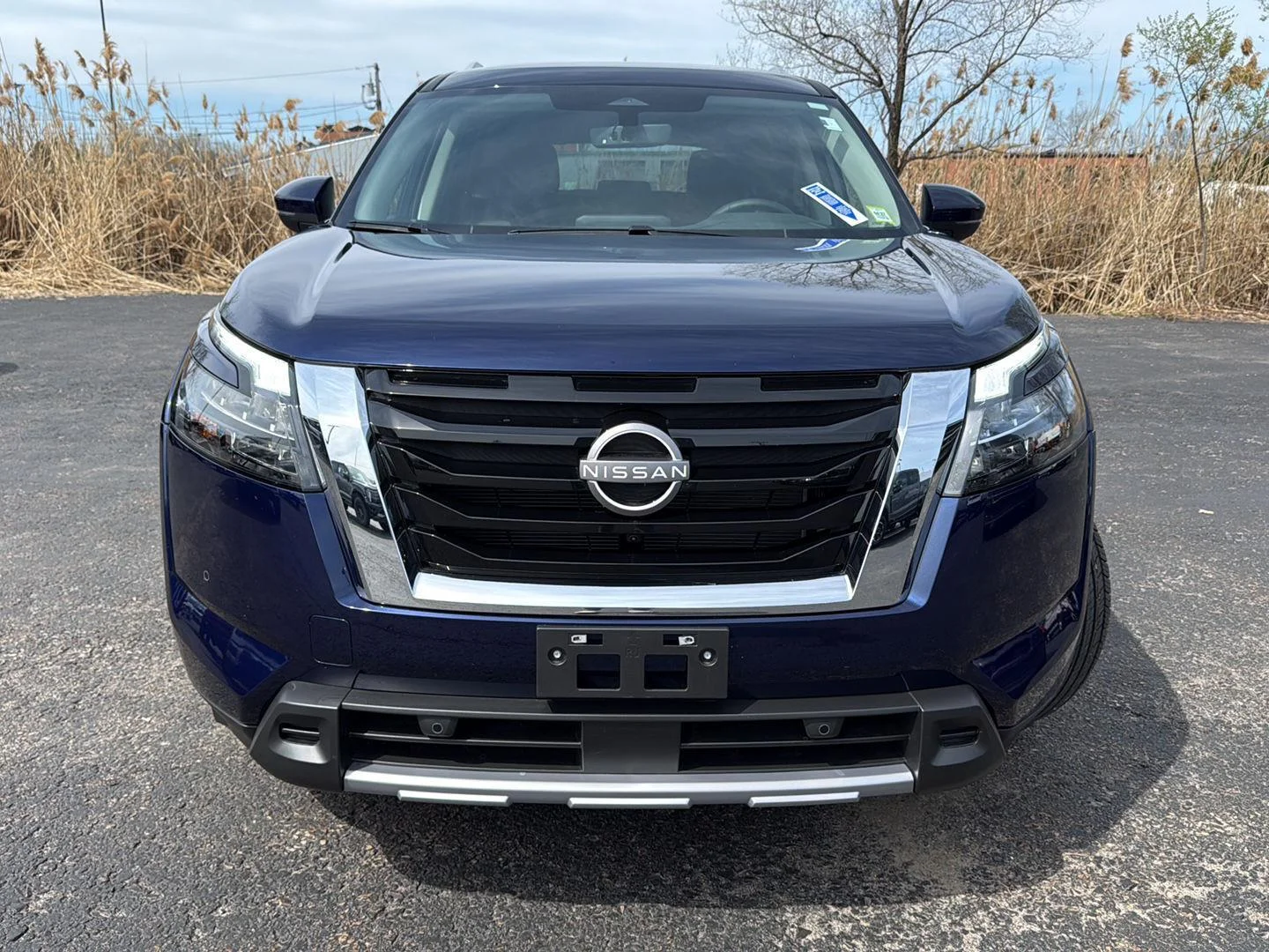 Used 2025 Deep Ocean Blue Pearl Nissan SL image 17