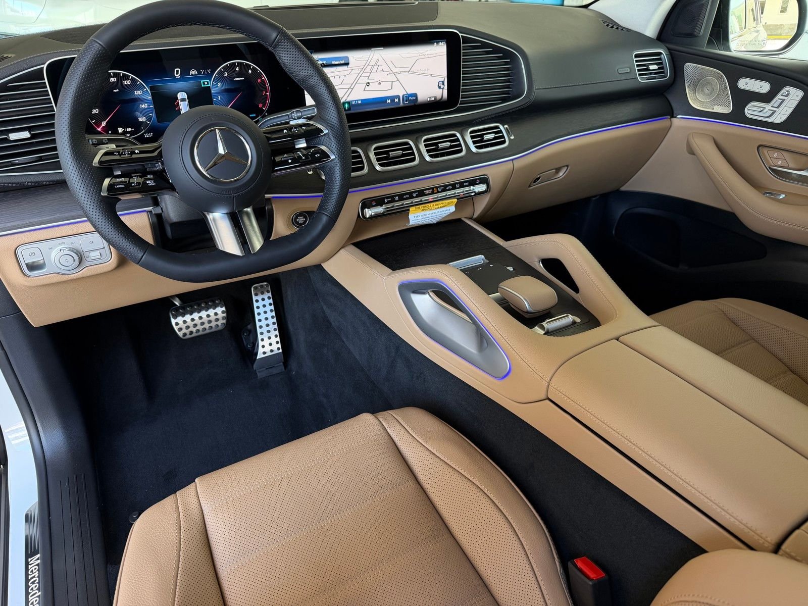 New 2026 MANUFAKTUR Moonlight White Metallic Mercedes-Benz GLS 450 image 7