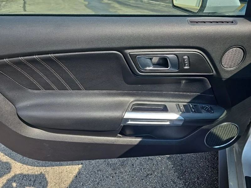 Used 2019 Silver Ford GT Premium image 23