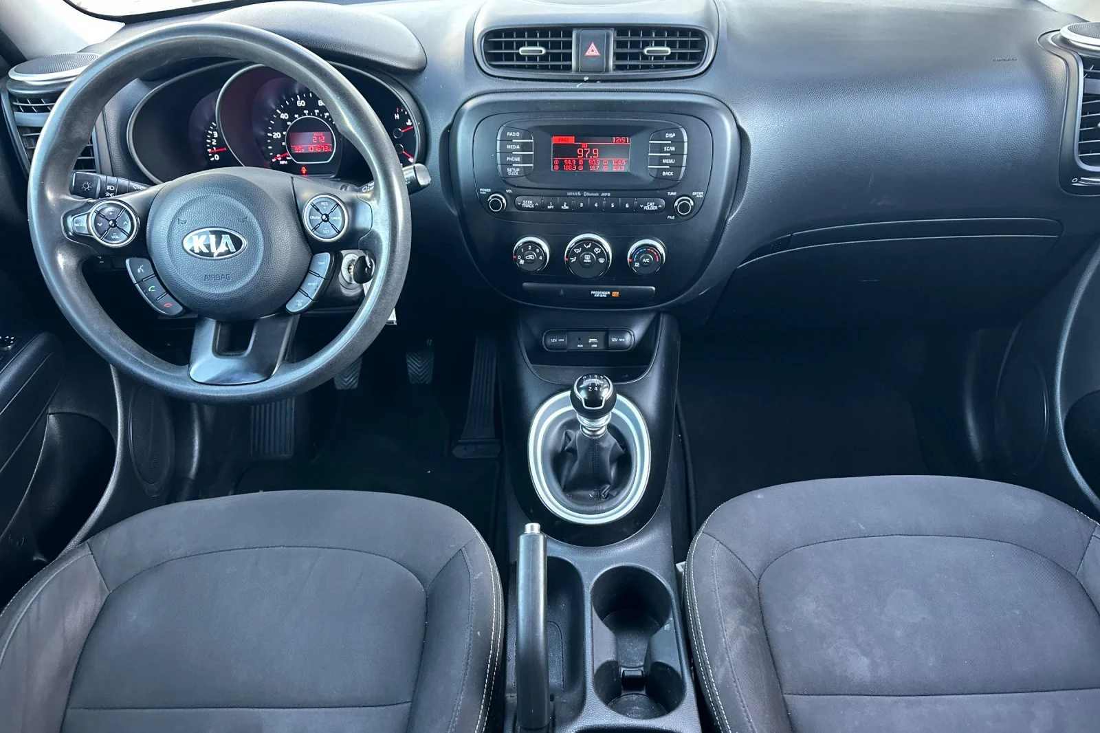 Used 2016 White Kia Base image 13
