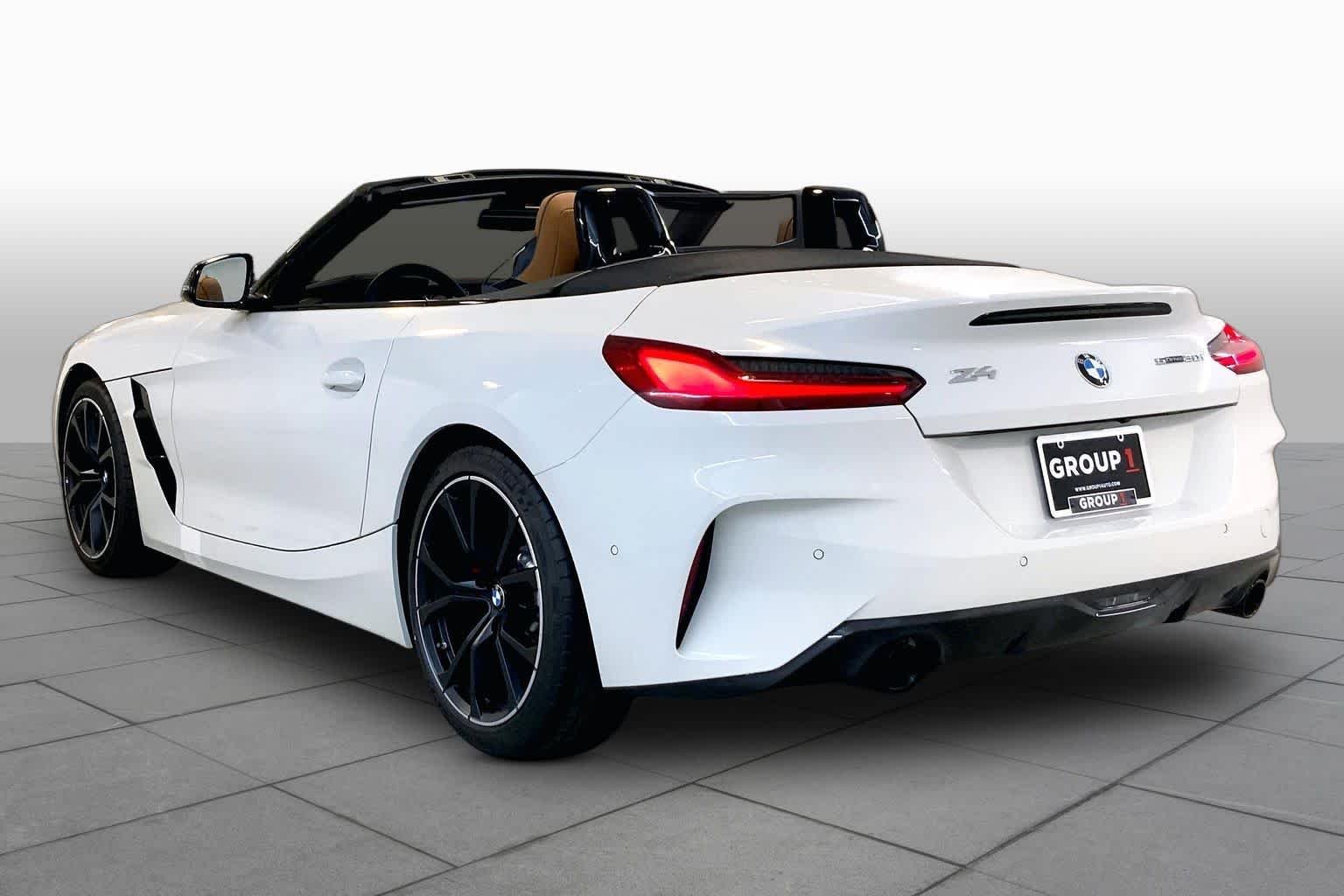 New 2026 Alpine White BMW sDrive30i image 12