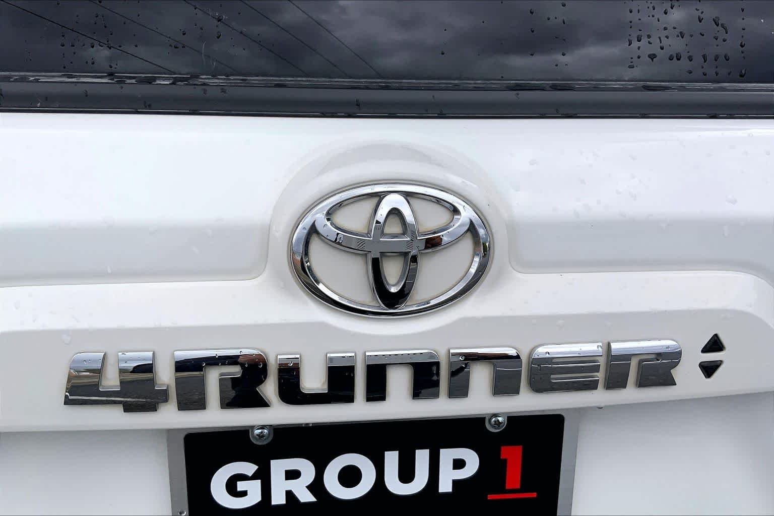 Used 2022 White Toyota SR5 Premium image 33