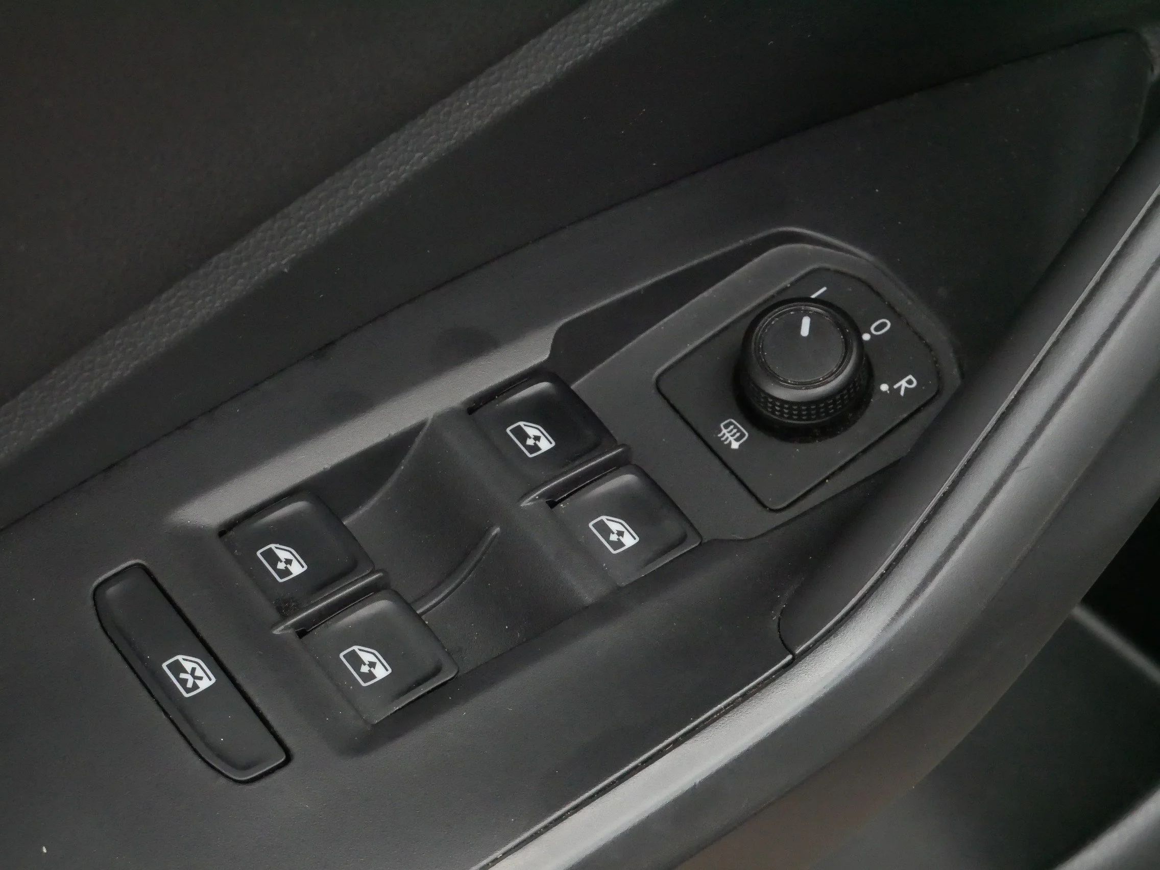 Used 2019 Deep Black Pearl Volkswagen R-Line image 19