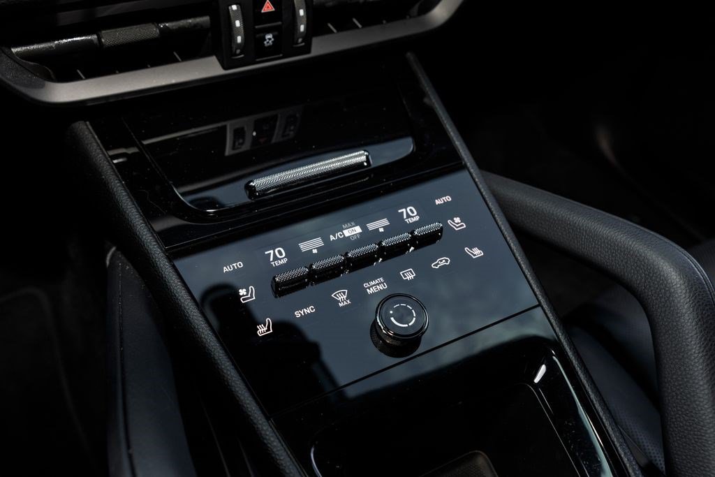 Used 2024 Quartzite Grey Metallic Porsche  image 25