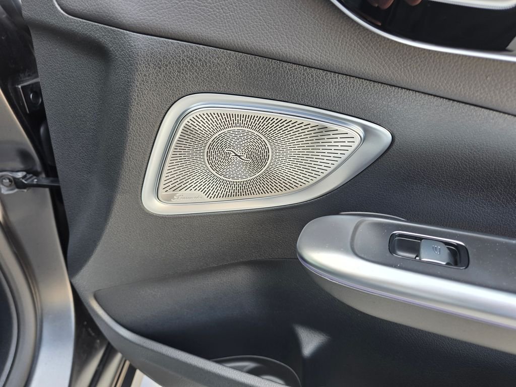 New 2026 MANUFAKTUR exclusive graphite grey magno Mercedes-Benz C 300 image 18