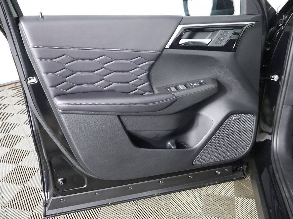 2025 Mitsubishi Outlander SEL - Photo 27