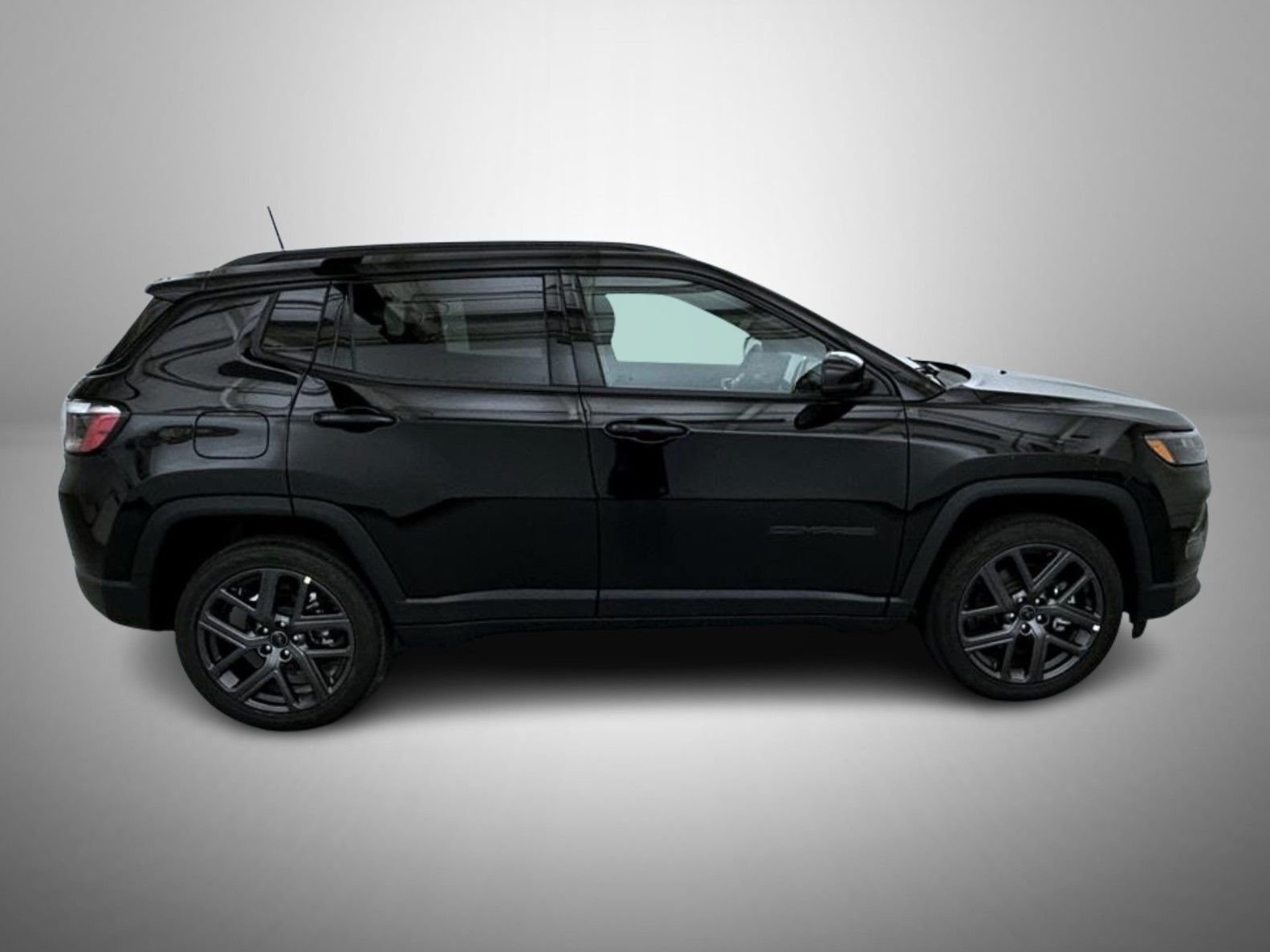 New 2026 Diamond Black Crystal Pearl-Coat Exterior Paint Jeep Limited image 4