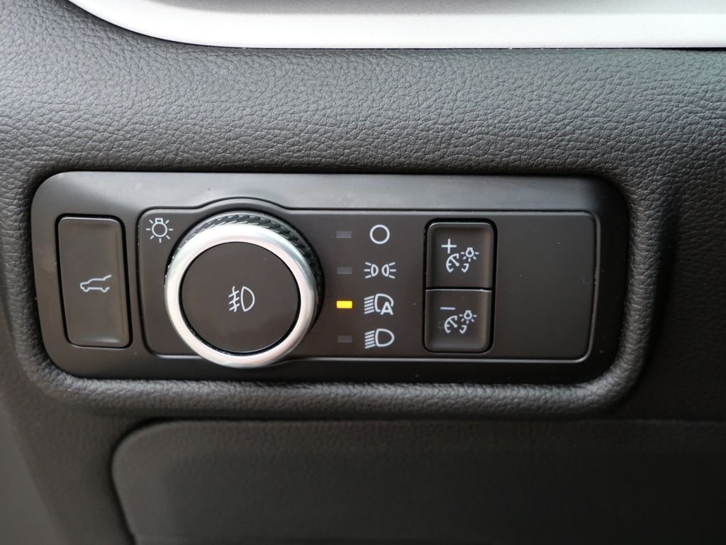 Certified Used 2023 Silver Ford XLT image 18