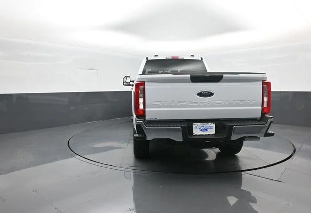 New 2026 Oxford White Ford F-250® XLT image 6