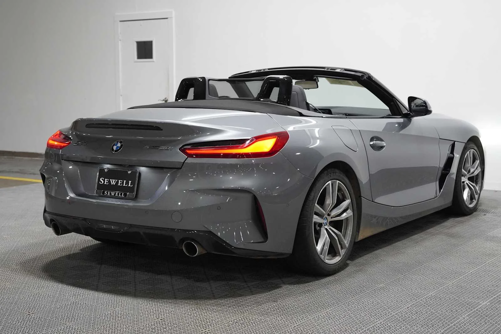 Certified Used 2026 Skyscraper Grey Metallic BMW sDrive30i image 4