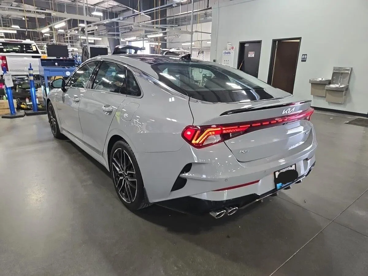 Used 2022 Wolf Gray Kia GT image 3