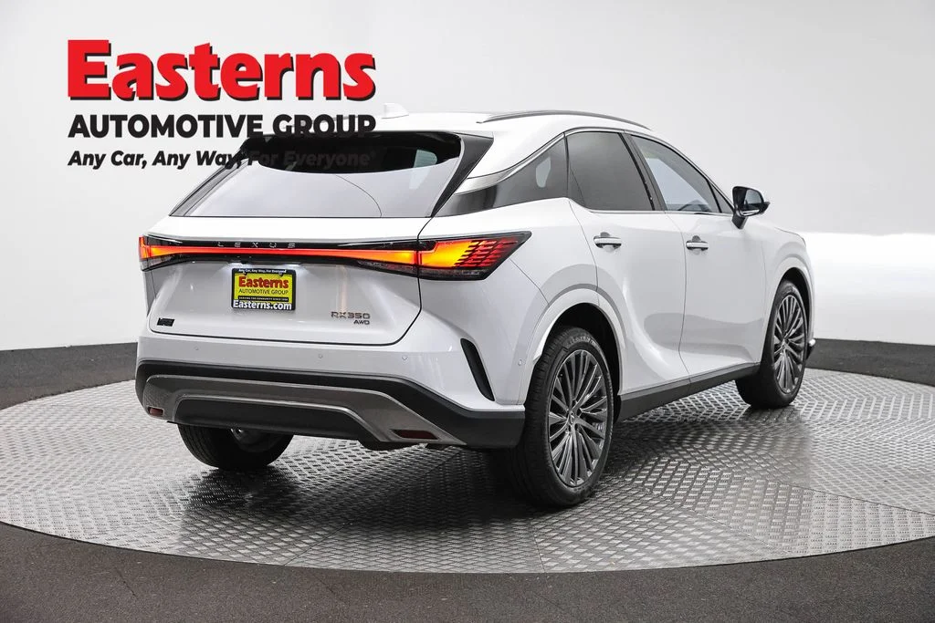 Used 2025 White Lexus 350 Luxury image 5