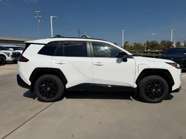 New 2026 Ice Cap Toyota SE image 5