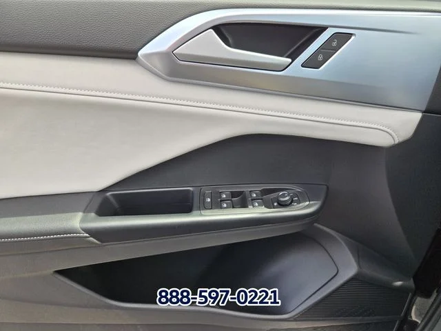 New 2026 Deep Black Pearl Volkswagen 1.5T SE image 22