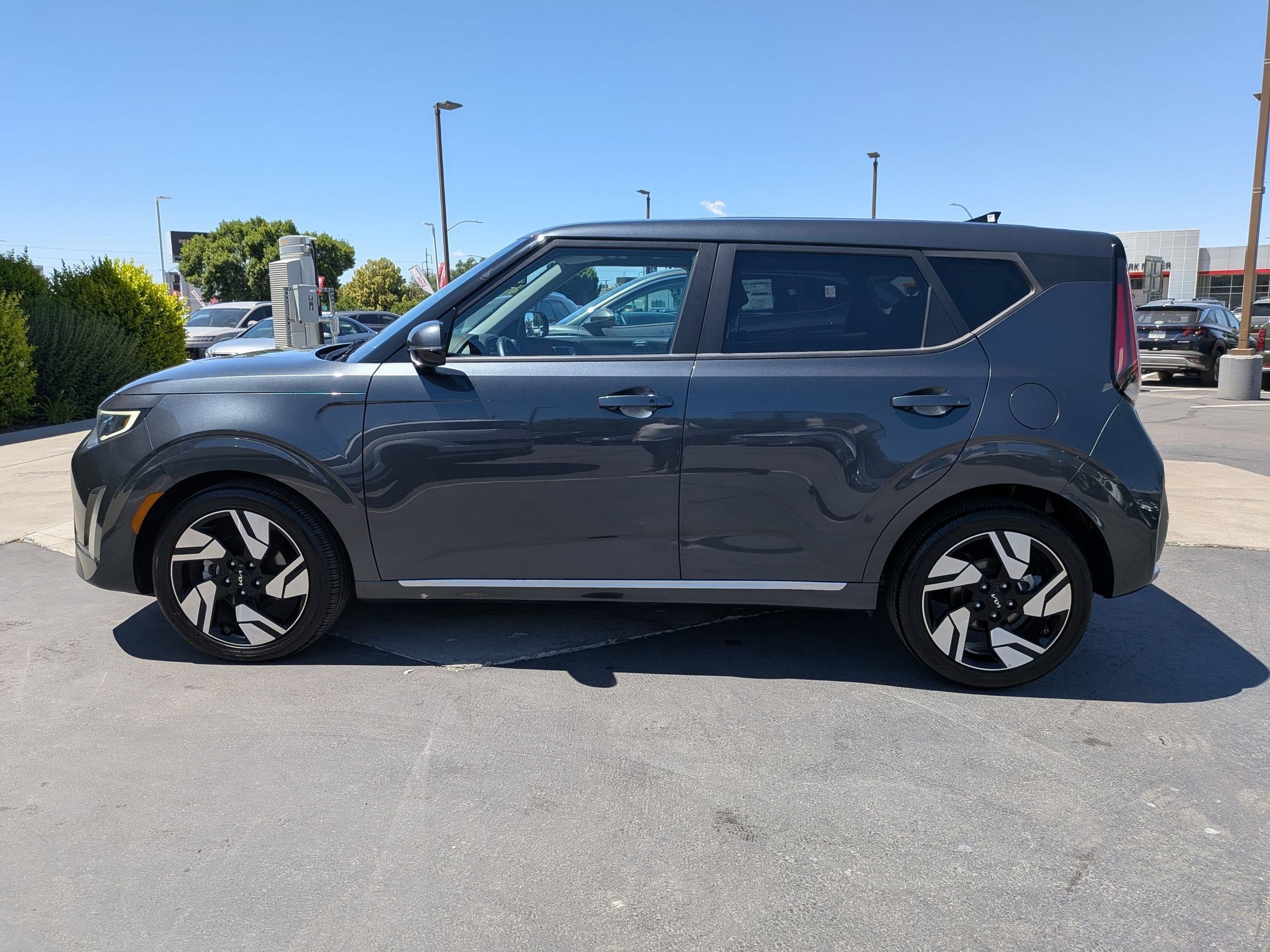 Used 2025 Gravity Gray Kia GT-Line image 7