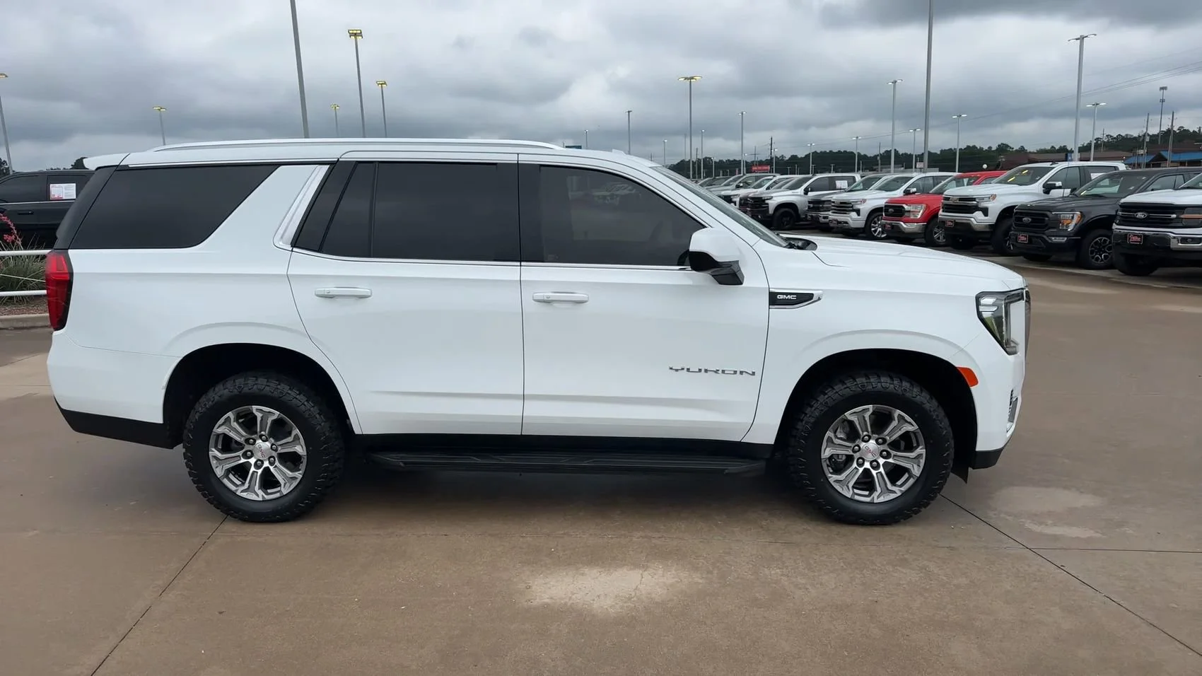 Used 2021 Summit White GMC SLE image 8