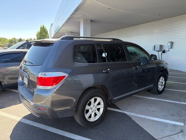 Used 2013 Gray Toyota SE image 3
