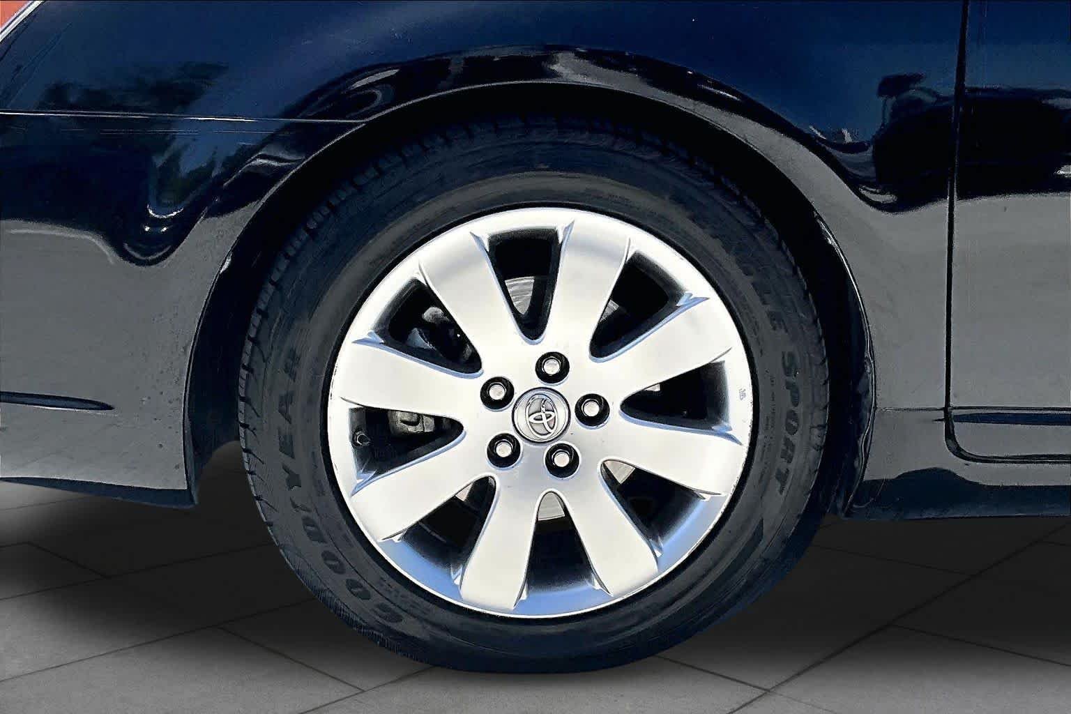 Used 2007 Black Toyota XLS image 9
