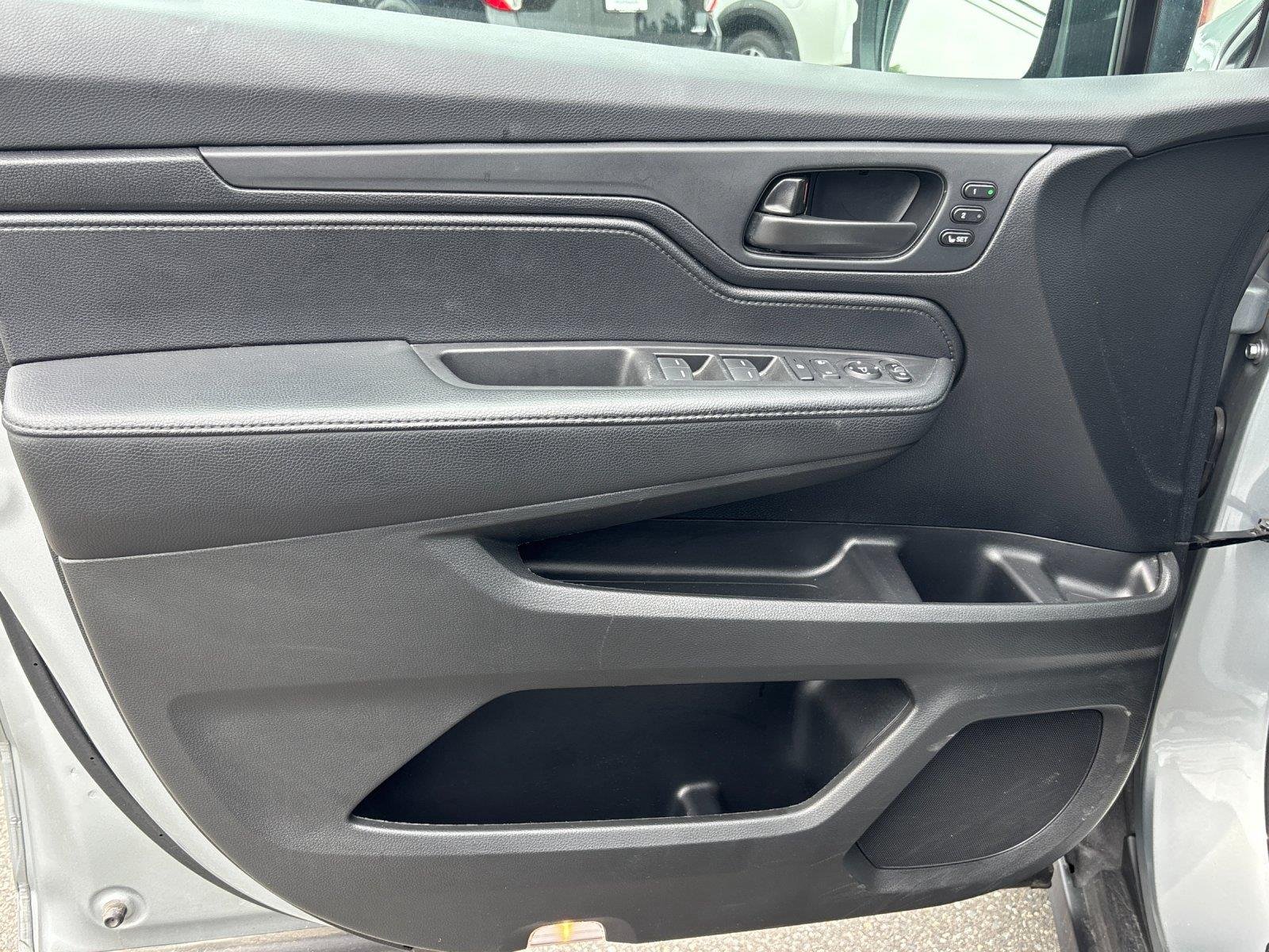 Used 2025  Honda EX-L image 12