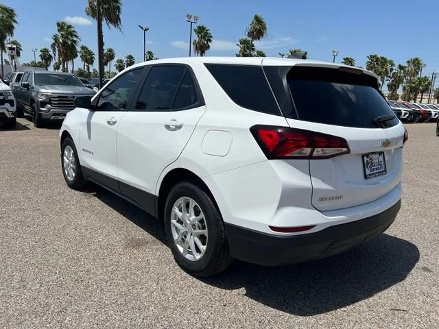 Used 2022 SUMMIT WHITE Chevrolet LS image 5