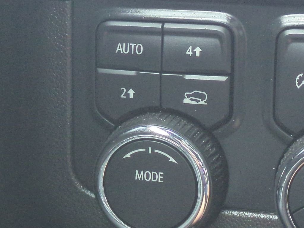 2025 Chevrolet Tahoe Premier - Photo 30