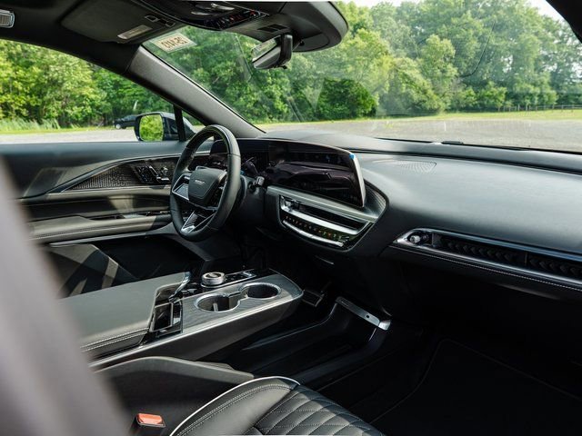 2026 Cadillac LYRIQ V Premium - Photo 104