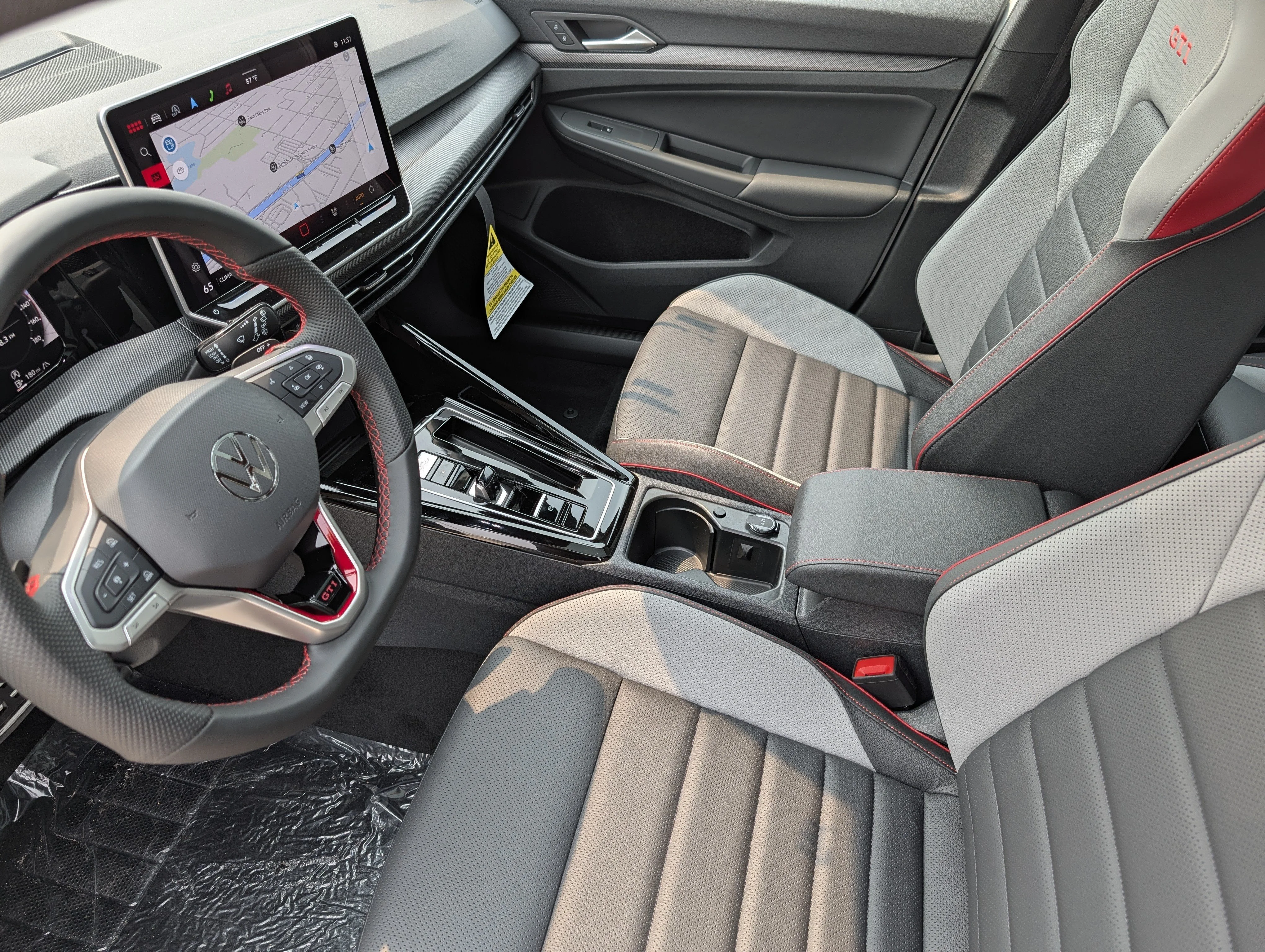 New 2026 Opal White Pearl Volkswagen SE image 5