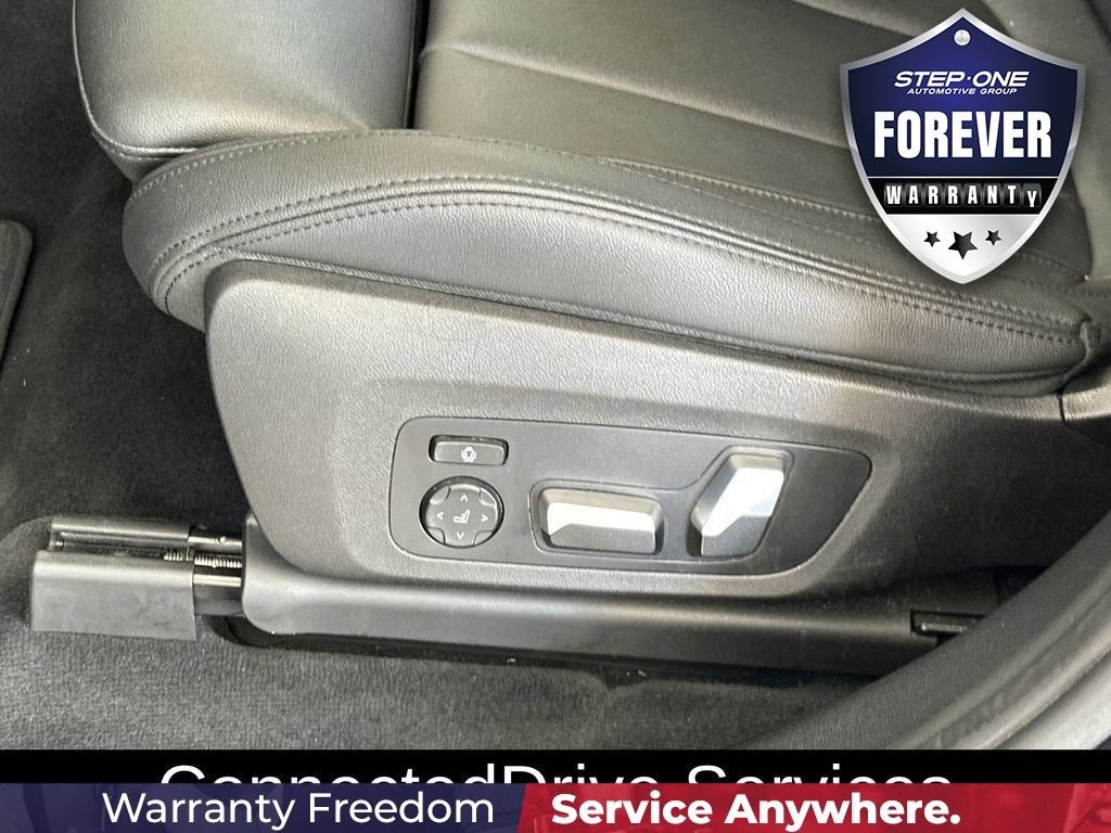 Used 2021 Black BMW sDrive30i image 16