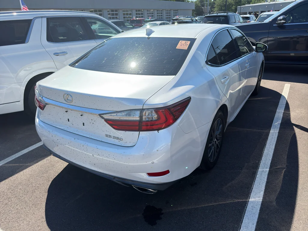 Used 2016 Eminent White Pearl Lexus Base image 4