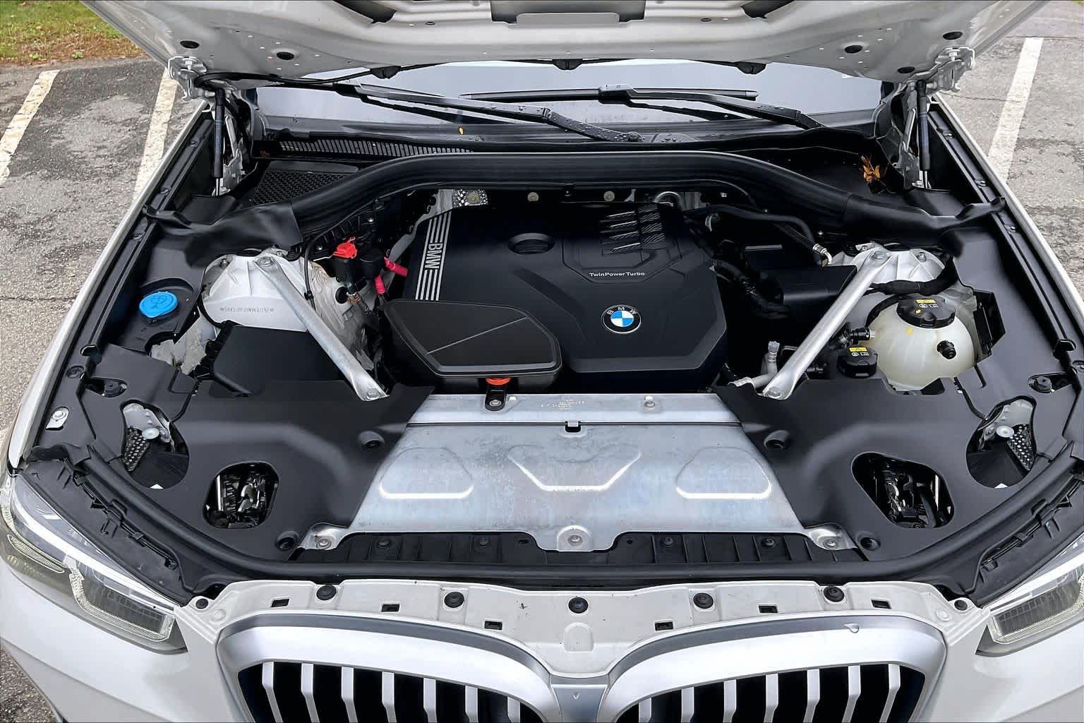 Used 2022 Mineral White Metallic BMW xDrive30i image 29