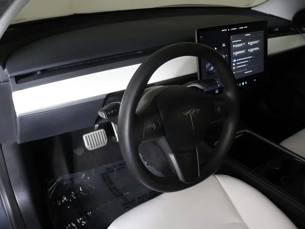Used 2022 Silver Tesla Long Range image 29
