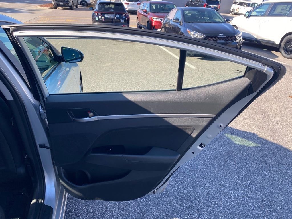 Used 2019 Silver Hyundai SEL image 17