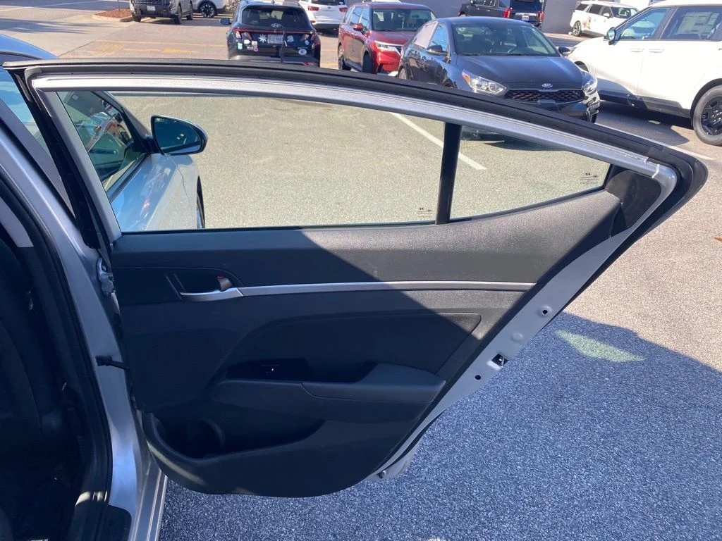Used 2019 Silver Hyundai SEL image 17
