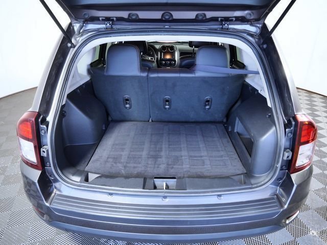 Used 2015 Gray Jeep Latitude image 7