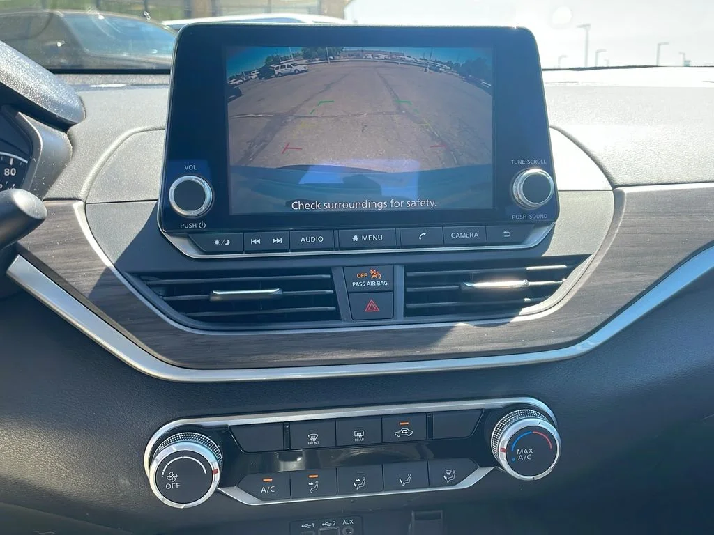 2025 Nissan Altima SV - Photo 18