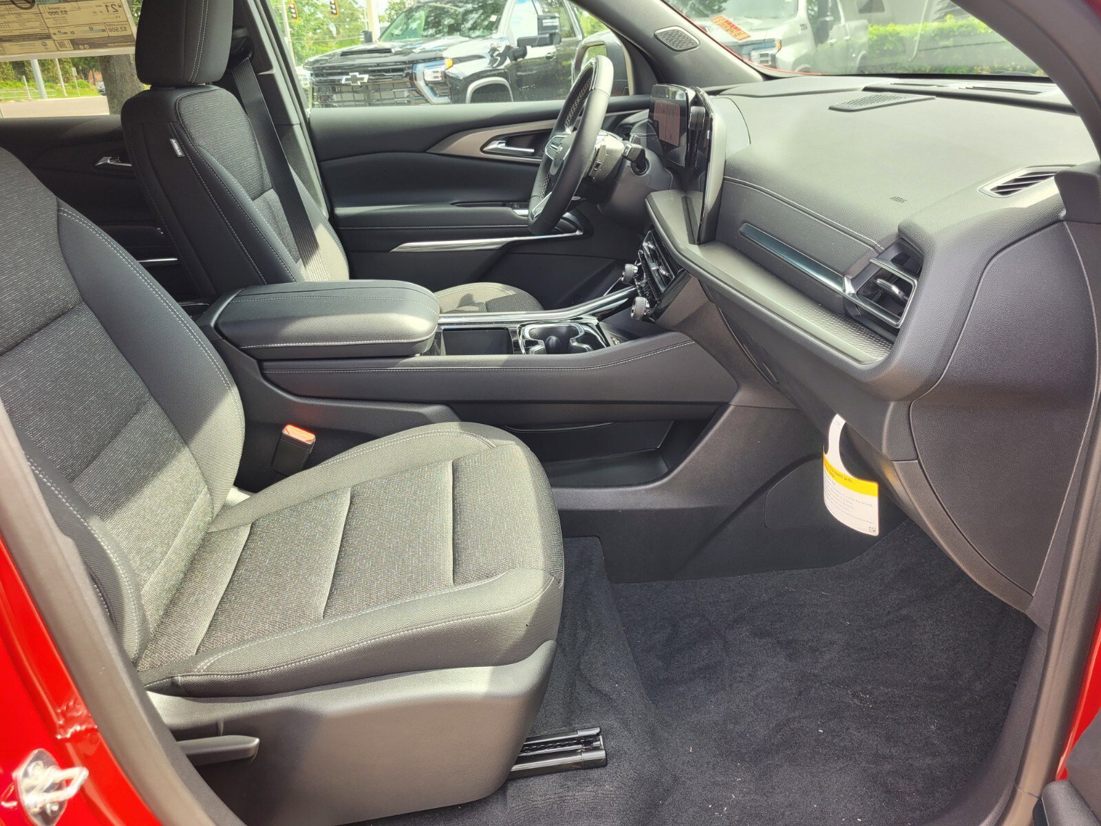 2025 Chevrolet Traverse LT - Photo 13