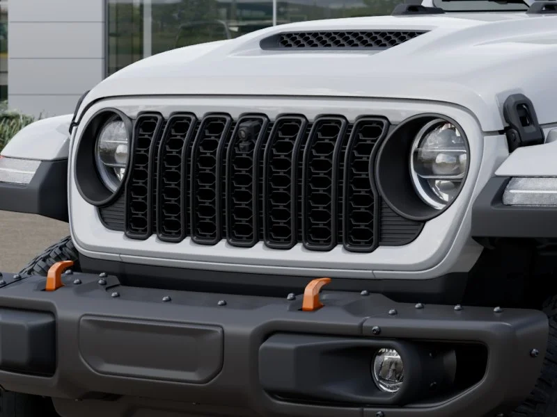 New 2026 Bright White Clear-Coat Exterior Paint Jeep Mojave X image 39