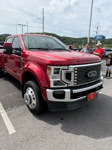 Used 2022 Red Ford Lariat image 5