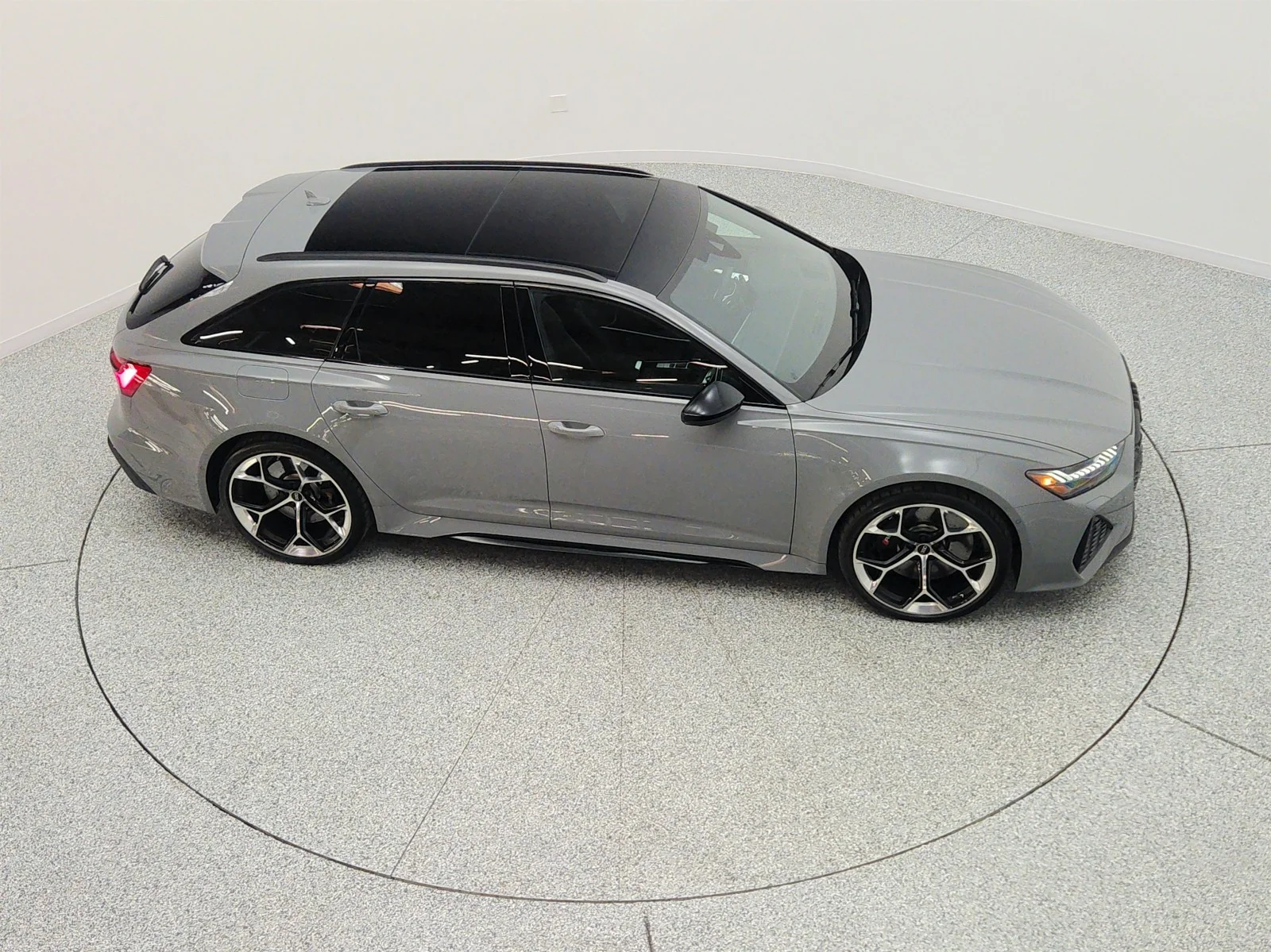 Used 2025 Nardo Gray Audi performance 4.0 TFSI quattro image 25